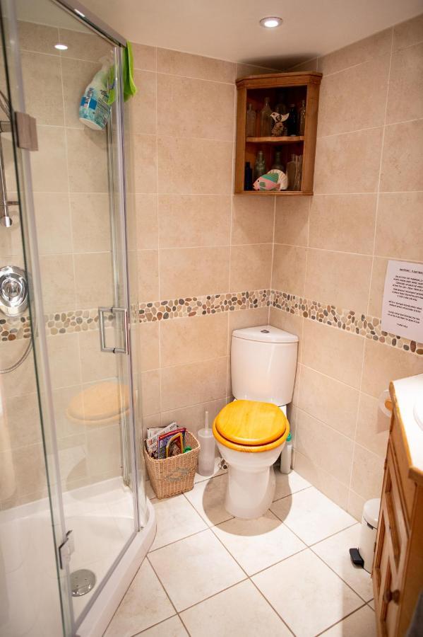 צ'יצ'סטר Cosy Cottage Ground Floor Bedroom Ensuite With Private Entrance מראה חיצוני תמונה