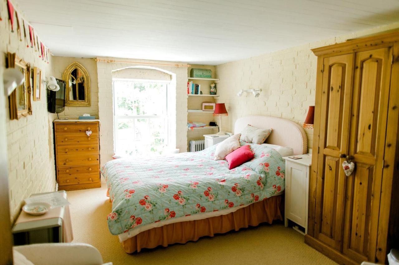 צ'יצ'סטר Cosy Cottage Ground Floor Bedroom Ensuite With Private Entrance מראה חיצוני תמונה