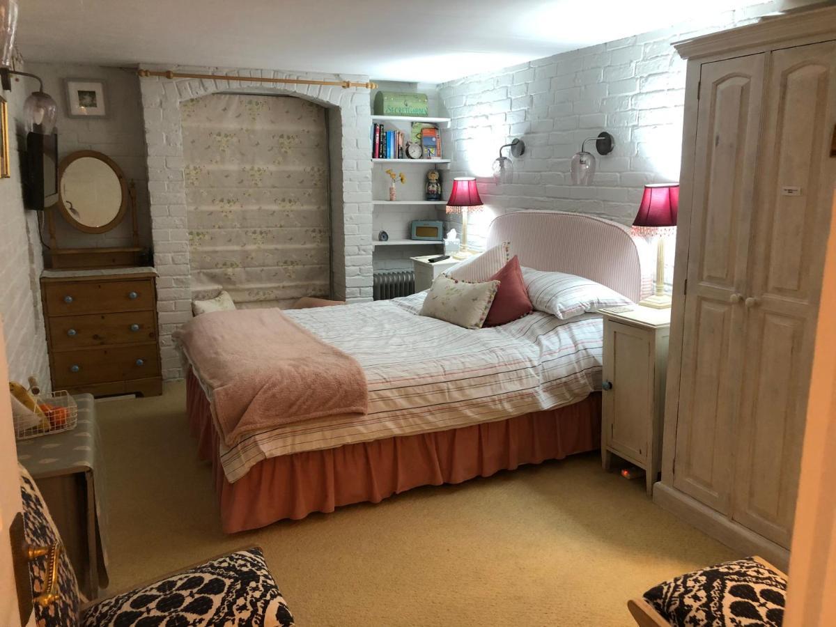 צ'יצ'סטר Cosy Cottage Ground Floor Bedroom Ensuite With Private Entrance מראה חיצוני תמונה
