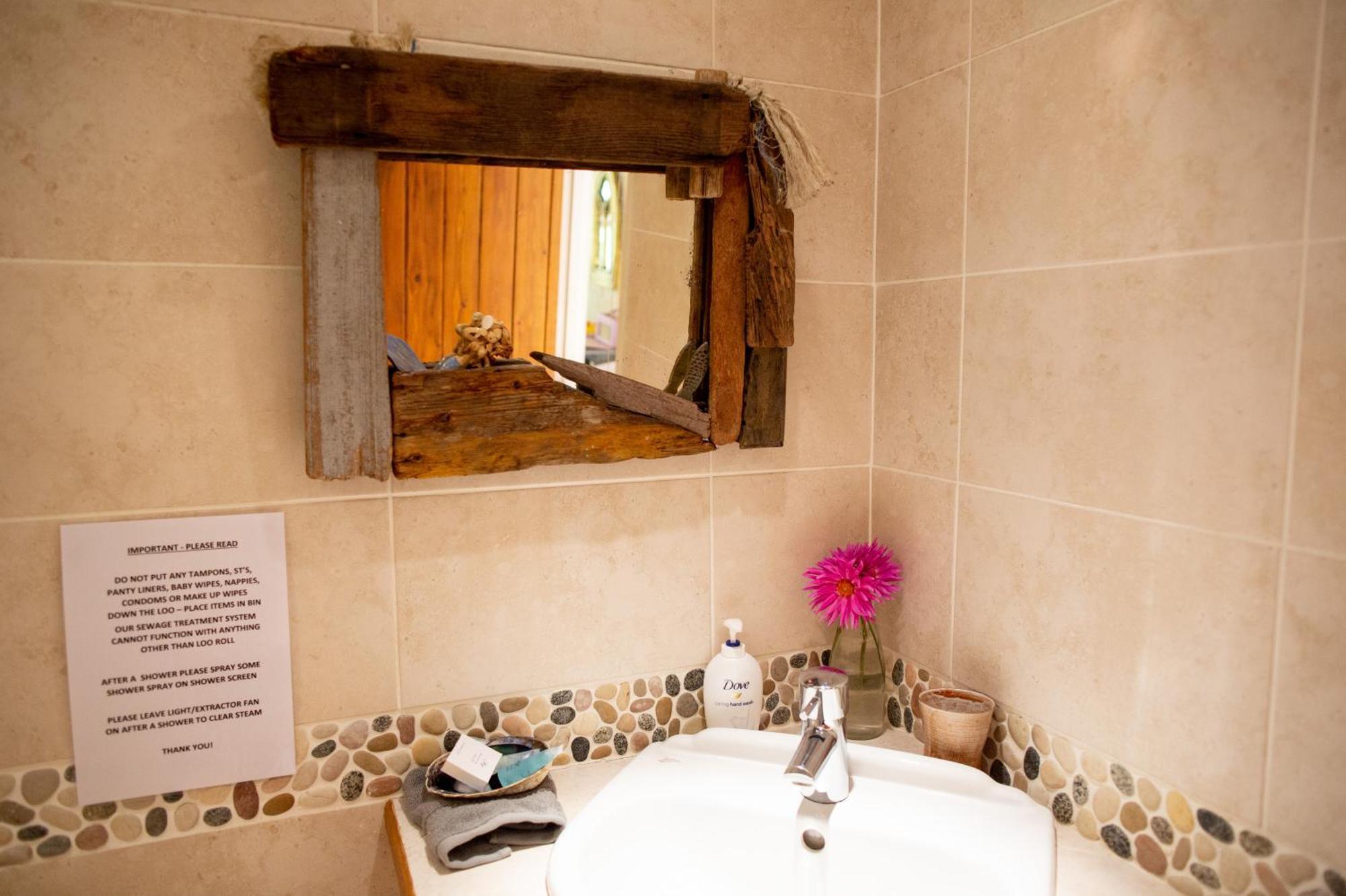 צ'יצ'סטר Cosy Cottage Ground Floor Bedroom Ensuite With Private Entrance מראה חיצוני תמונה